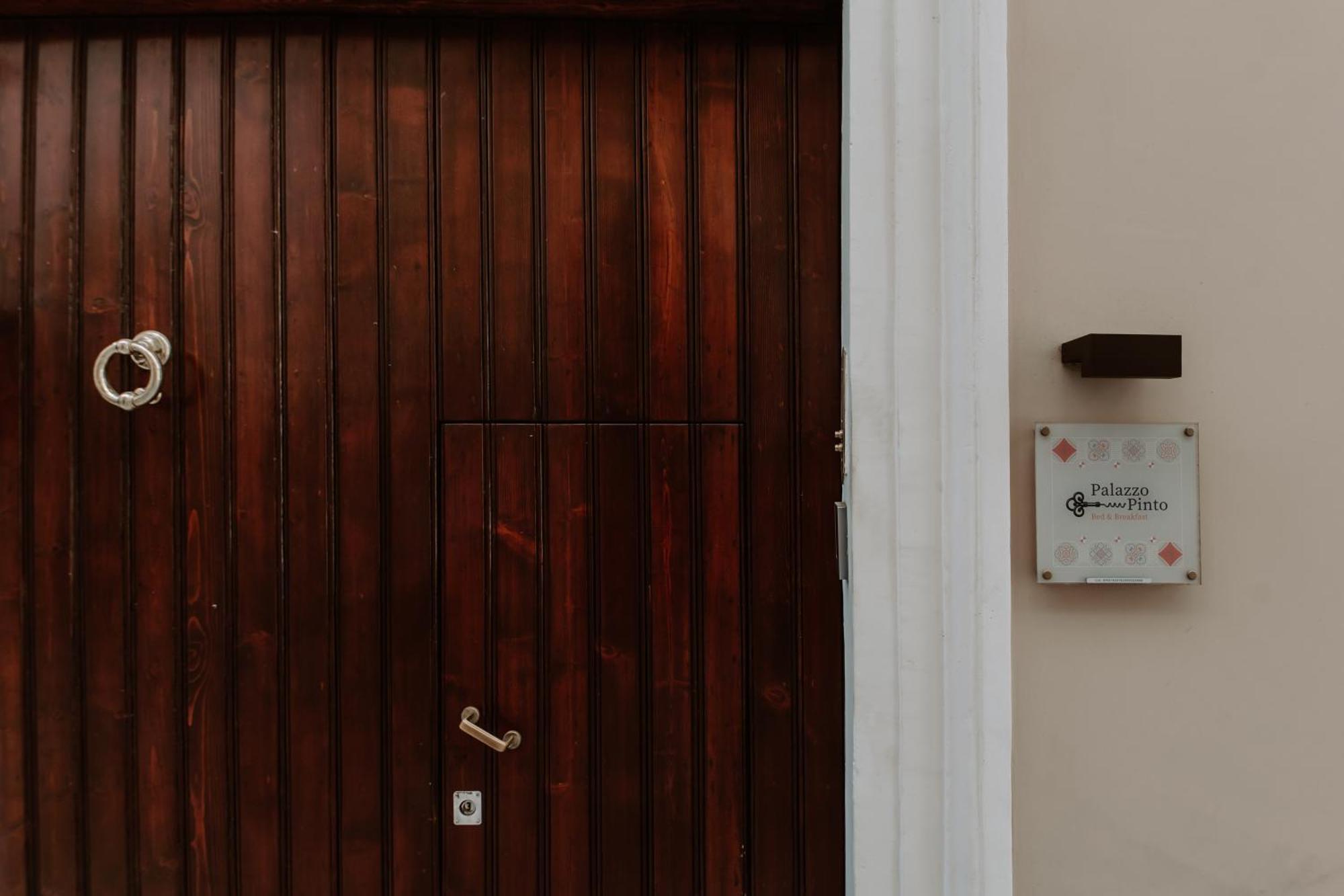 Palazzo Pinto B&B Bríndisi Exterior foto